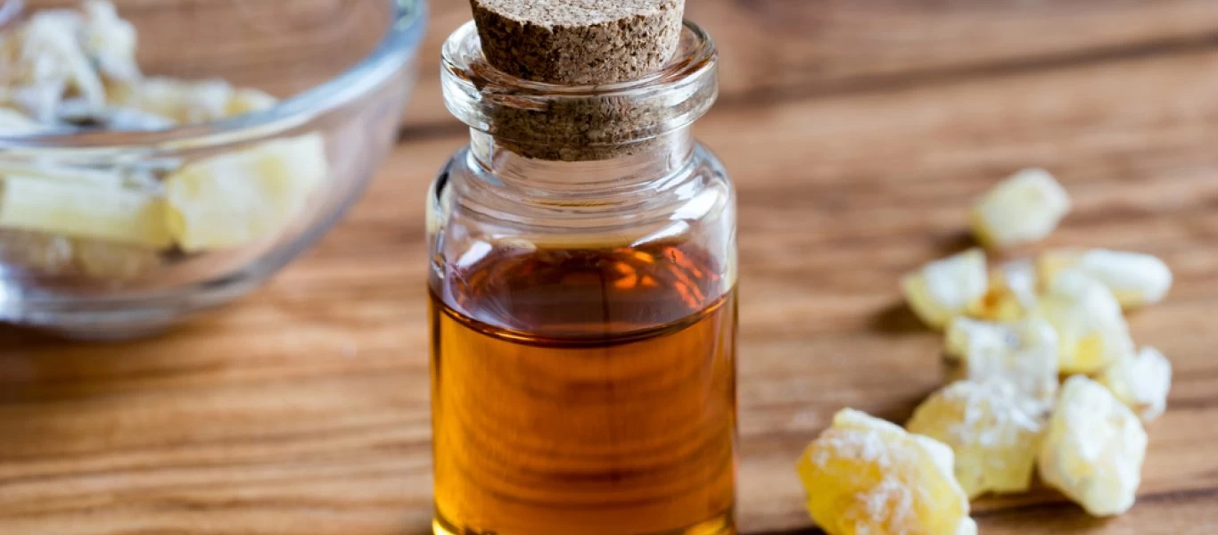 Έλαιο λιβανιού: Οι δέκα ευεργετικές ιδιότητές του που κάνουν «θαύματα»